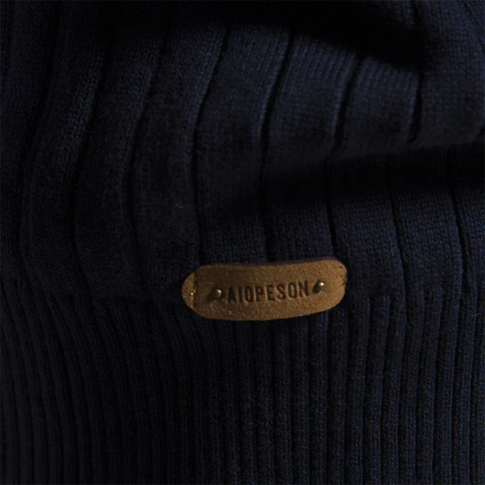 David | Classic men's sweater with a modern touch